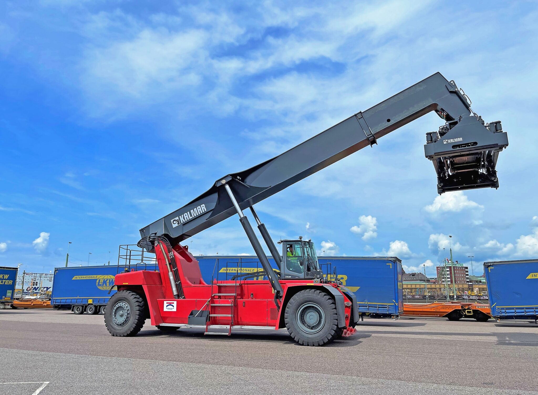 New Kalmar reachstacker - Trelleborgs hamn : Trelleborgs hamn